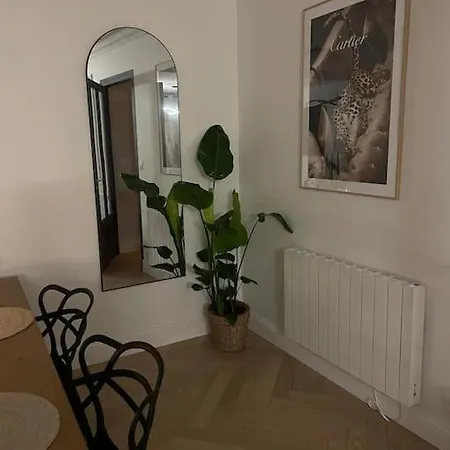 Апартаменты De Standing A 2 Pas De La Gare *